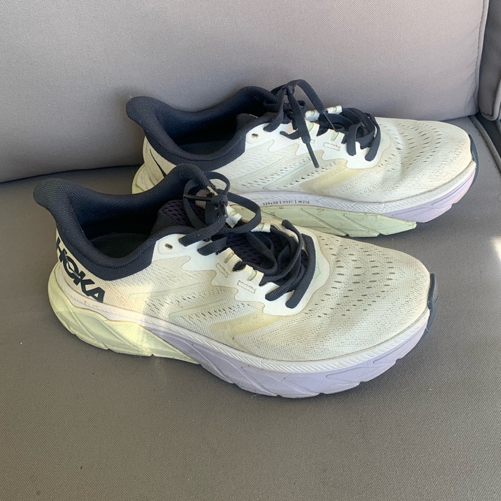 HOKA ARAHI 5 sz 7.5